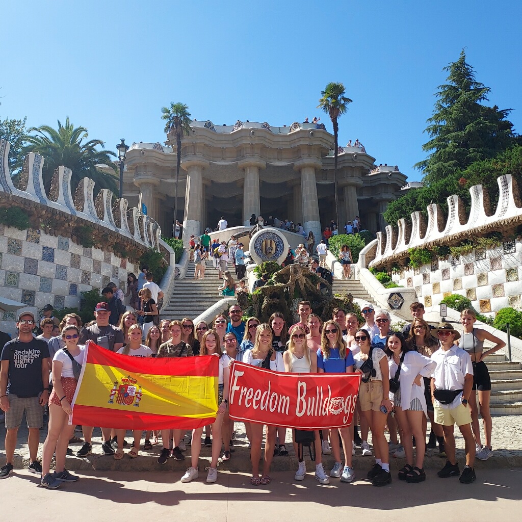 Happy+in+Spain%3A+Posing+for+the+camera%2C+students+who+went+on+the+last+school+international+trip+celebrate+being+in+Spain.+Students+are+excited+and+anticipating+the+upcoming+2025+trip.